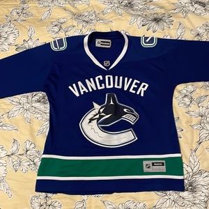 Canucks Womens jersey